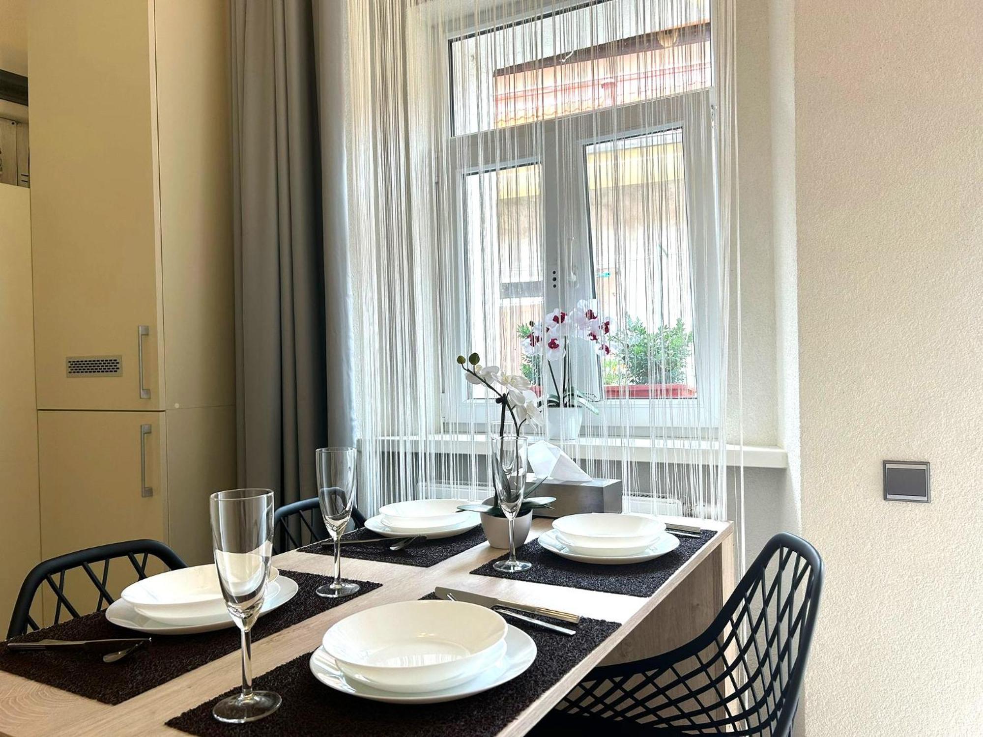 Leo Obchodna - Delux Apartment